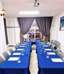 Sveltos *** hotel w Larnaka z samochodem